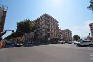 Viale La Farina - Appartamento con ampio terrazzo
