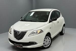 Lancia Ypsilon 1.2 69 CV Silver 11.2011