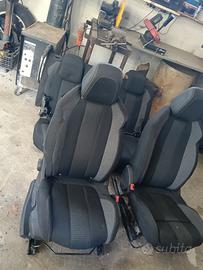 sedil completii Peugeot 208