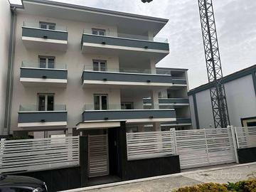 Appartamento di 80 m² con 3 locali e box auto a Ma