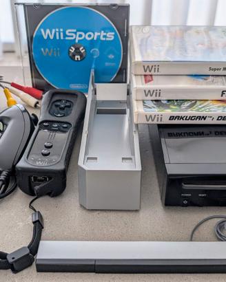 Wii (Nintendo) con 2 Wiimote/Nunchuck e 4 giochi