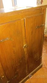 angoliera da restaurare dietro in fondo