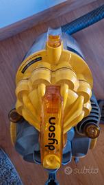 Aspirapolvere Dyson DC8