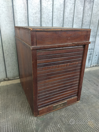 Serrandina in legno massello da ERBORISTERIA