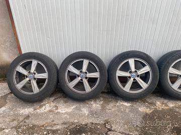 Cerchi in lega 16 originale con gomme invernali o