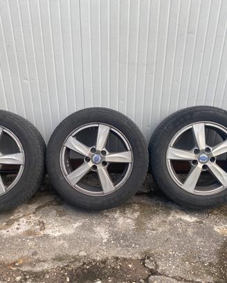 Cerchi in lega 16 originale con gomme invernali o