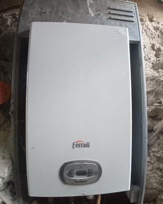 Caldaia a condensazione Ferroli Bluehelix TECH RRT