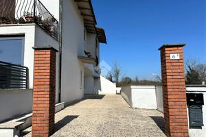 5 LOCALI A ISCHIA DI CASTRO