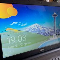 Acer® Aspire E1-522