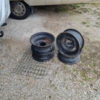 cerchi per Uaz campagnola  5 fori