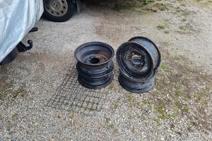 cerchi per Uaz campagnola  5 fori