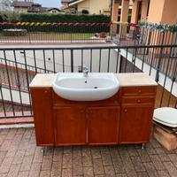 MOBILE ARREDO BAGNO CON RUBINETTERIA