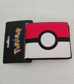 Portafoglio pokemon con tema poke ball