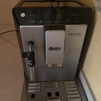 Macchina del Caffe De Longhi