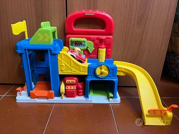 Pista autolavaggio con macchinina