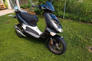 Aprilia SR 50 ie  smembro