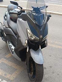 Yamaha xmax 400 momodesing 