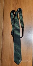 Elegante cravatta vintage anni 80/90 color verde