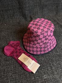 Cappello e calzino Gucci