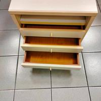 mobiletto con rotelle 