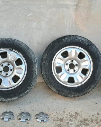 cerchi dacia 16" ( Gomme invernali 215/65/16