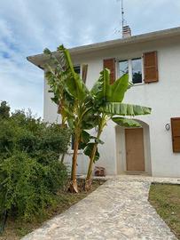 Casa singola vista mare con giardino e bosco