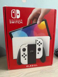 Nintendo switch oled con custodia