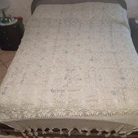 coperta in cotone écru lavorata  all uncinetto