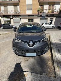 Zoe elettrica con batteria di priprieta
