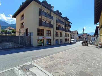 ACCOGLIENTE MONOLOCALE MANSARDATO IN PIENO CENTRO