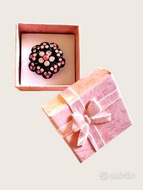 Anello vintage a fiore con cristalli rosa