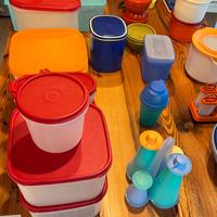 Contenitori e utensili Tupperware