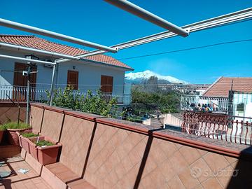 Acireale - casa singola con terrazzo e cortile