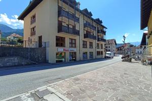 ACCOGLIENTE MONOLOCALE MANSARDATO IN PIENO CENTRO