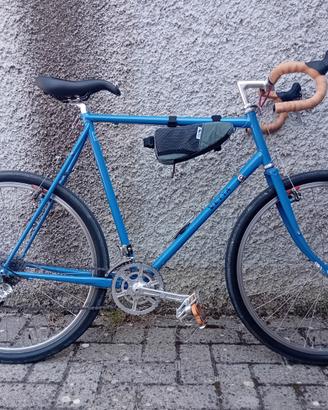 bici gravel in acciaio