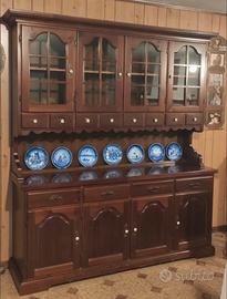 credenza in legno porta piatti con vetrinetta