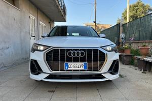 Audi q3 s- tronic s-line edition