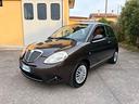 lancia-ypsilon-1-2-oro-giallo