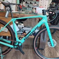BICI GRAVEL BIANCHI ARCADEX 🚴♂️✨