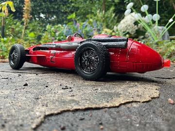 Modellino Maserati 250 F real mode