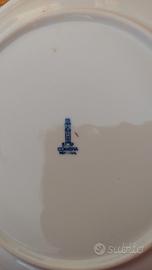 piatto con bordatura in oro