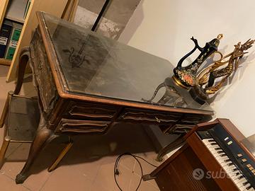 Libreria e scrivania