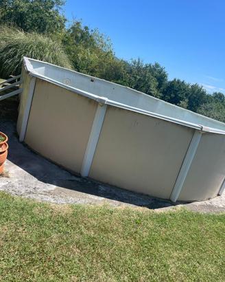 Piscina fuori terra 10x5 metri circa