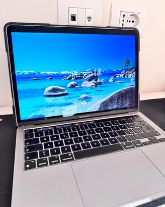 MACBOOK PRO M1
