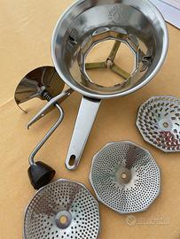 Passapomodoro manuale con griglie