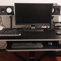 Scrivania studio gaming musica