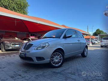 Lancia Ypsilon ADATTA A NEOPATENTATI 1.2 Argento