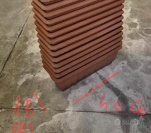 25 FIORIERE CON SOTTOVASO INTEGRATO