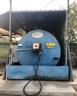 Cisterna 8000 litri con tettoia