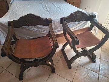 coppia sedie in legno e cuoio